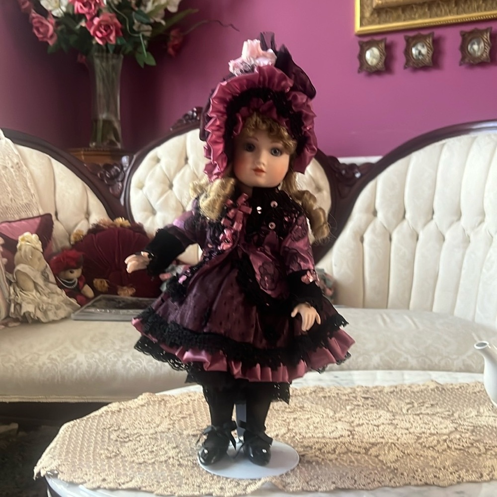 Victorian heirloom doll, Franklin mint